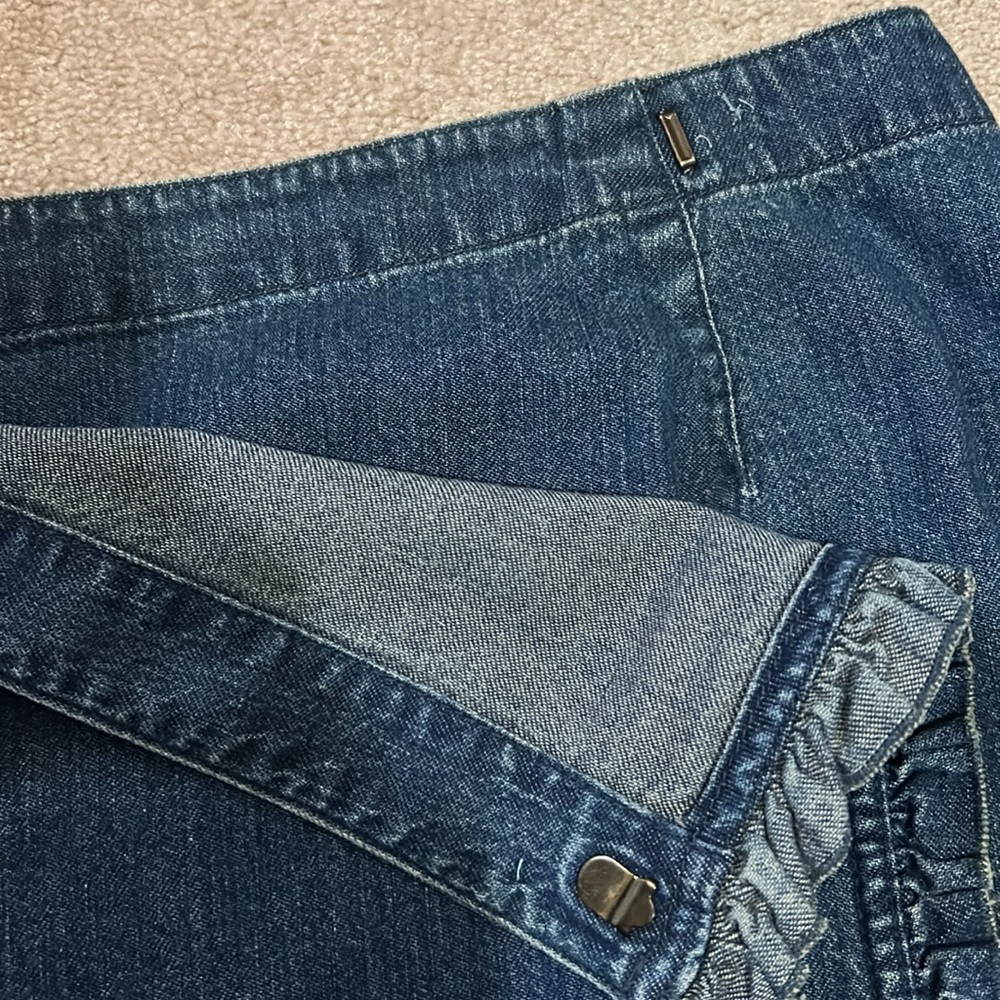 Liz Claiborne wrap denim skirt size 14, knee length - Picture 8 of 9